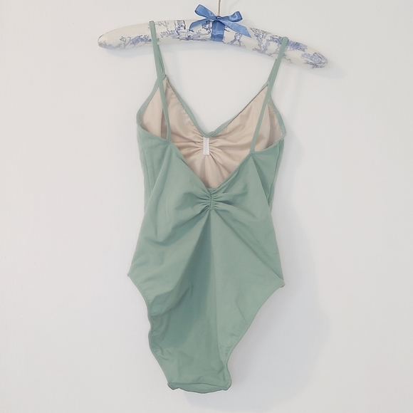 Bullet Pointe Leotard - Picture 2 of 4